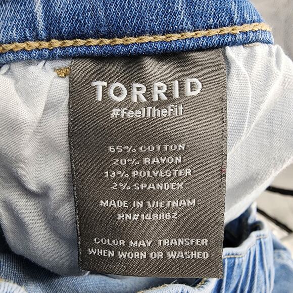 Torrid PullOn Boyfriend Straight Super Soft Mid-Rise Jeans in Salt Marsh Size 2X - Picture 4 of 6